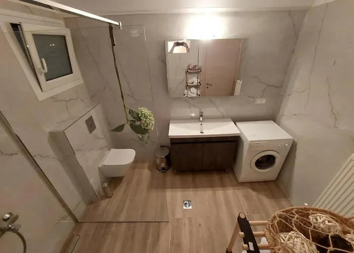 Pine Apartment